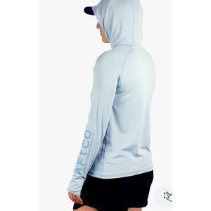 NWT AFTCO women’s Samurai hooded shirt, $40 XS A44